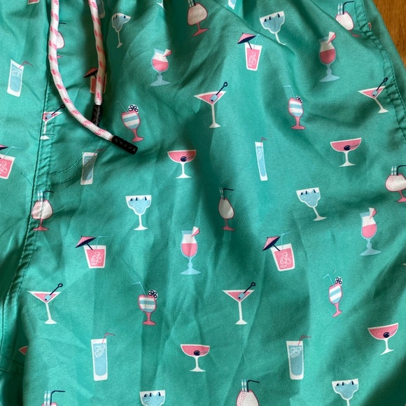 🍸🍹🥂 Summery fun swim trunks with summer drinks pattern 🥂🍹🍸 - Picture 2 of 3